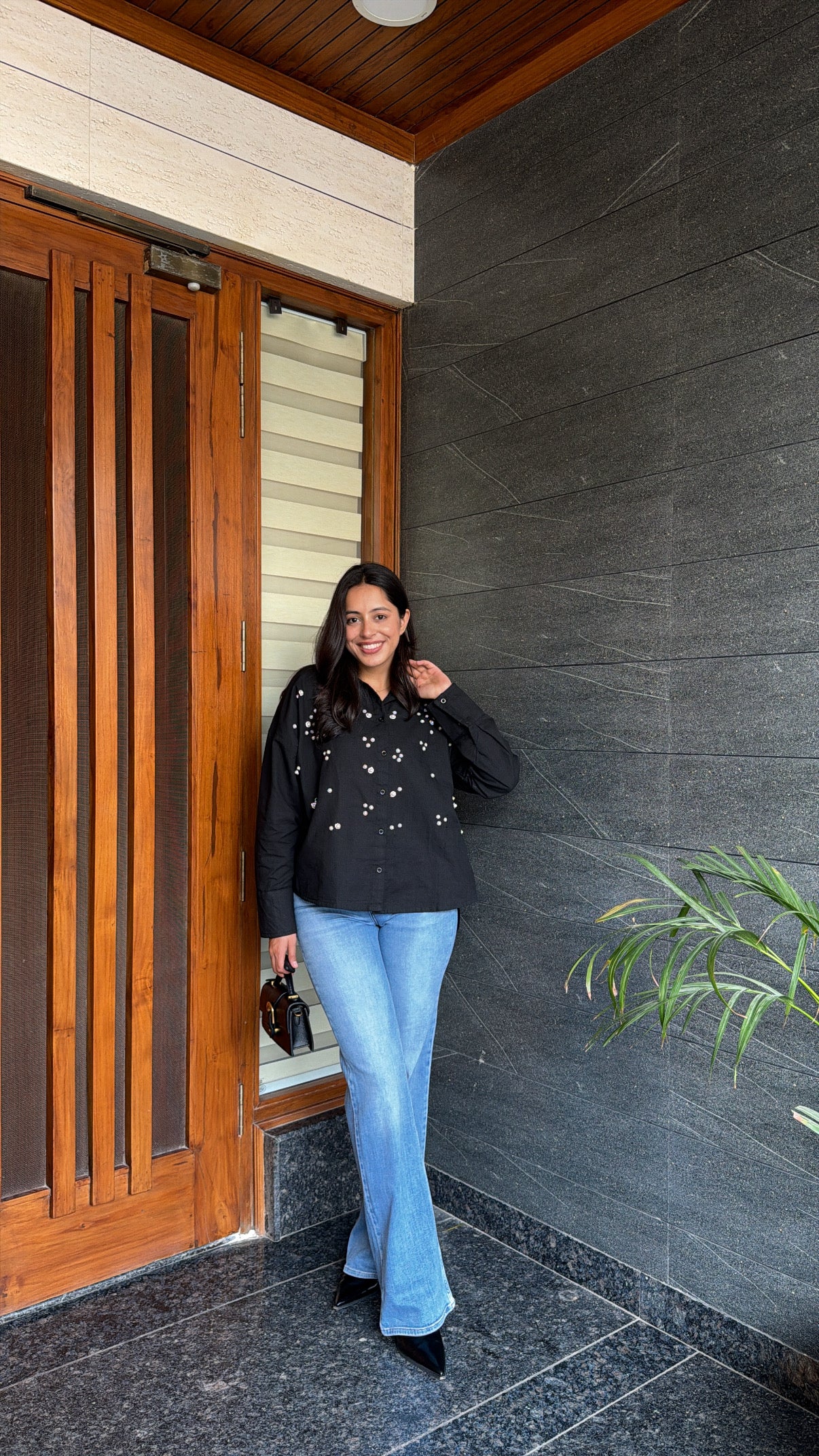 SCATTERED PEARL SHIRT - BLACK